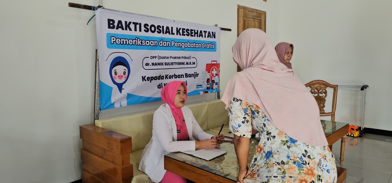 Bhayangkari Hadapi Banjir Bawa Bantuan Medis