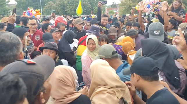 Ratusan Warga Gelar Tasyakuran Syukur atas Penetapan Bupati Pati sebagai Tersangka KPK