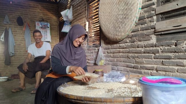 Tekad Kuat Bakul Tempe Berangkat Haji