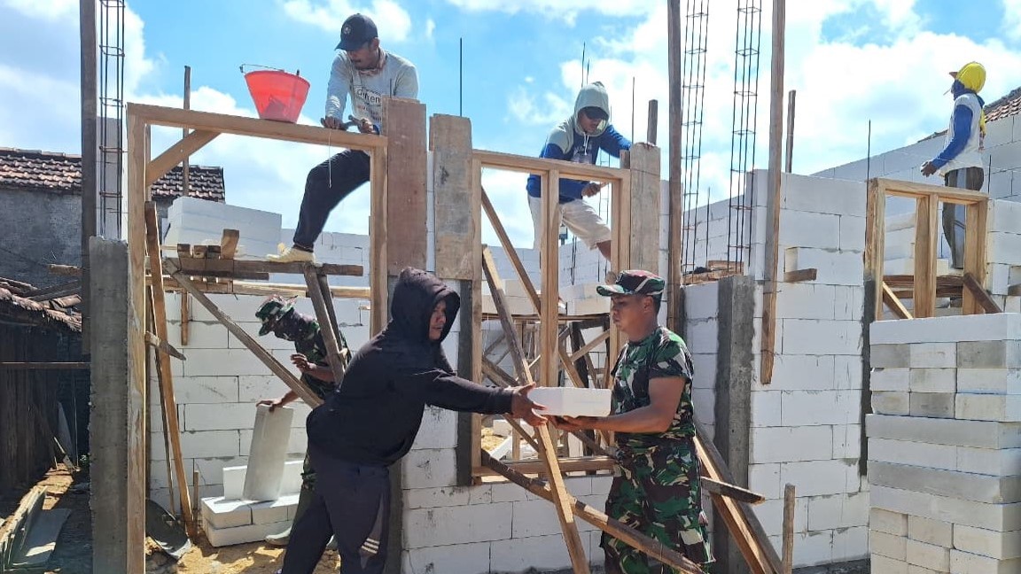 Semangat Prajurit Bangun Harapan Warga