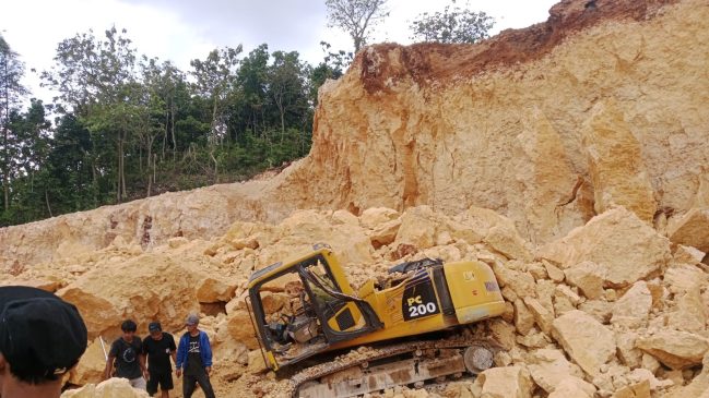 Antrean Muat Berujung Petaka