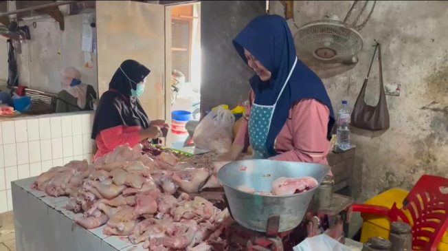 Harga Daging Ayam di Pasar Tradisional Turun