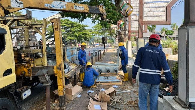 PLN Amankan Jaringan Listrik Perbatasan Kota