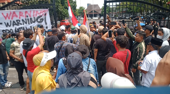 Setetes Air Demokrasi di Tengah Kekeringan Pati: Saat Nilai Kemanusiaan Diuji